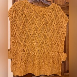 Cable knit vest with sides open